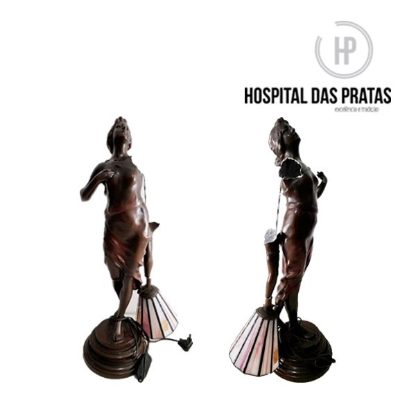 Moldura restaurada antes da restauração