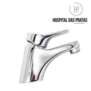 Bica cromada com acabamento em cromado